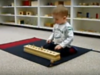 Montessori video: Pozrite sa, ako vyzerajú takéto dielničky chlapec sa hrá